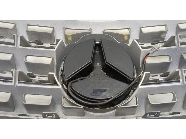 Решетка радиатора Mercedes ML W164 2005-2011