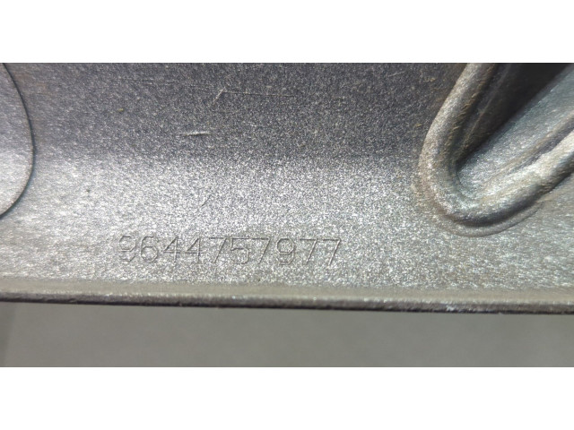 Решетка радиатора Citroen Berlingo 2002-2008 9644758077