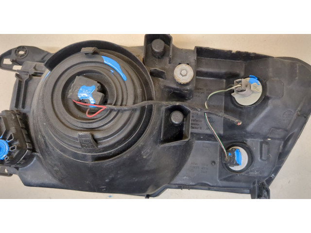 Фара передняя  Mitsubishi Pajero / Montero 2000-2006 правая 