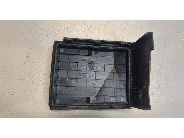 Крышка блока предохранителей  Volkswagen Golf 6 2009-2012         