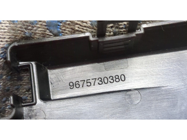 Крышка блока предохранителей  Peugeot 2008 2016-2019      9675730380   