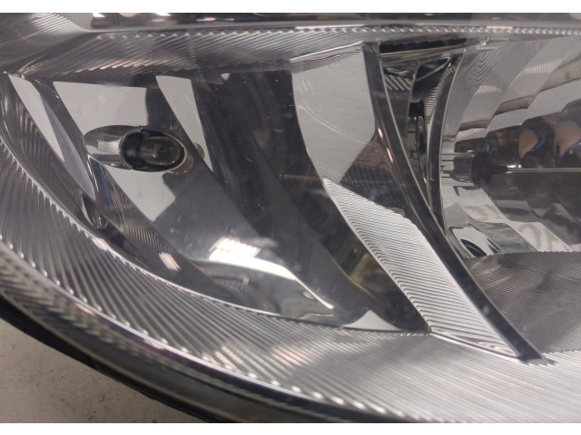 Фара передняя  Skoda Fabia 2007-2014 правая 