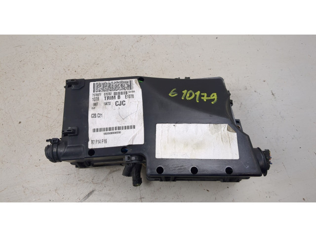 Блок предохранителей  Ford Focus 2 2005-2008         