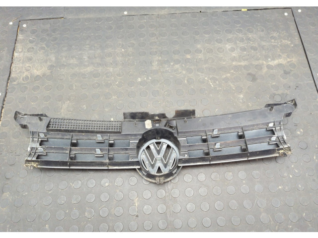 Решетка радиатора  Volkswagen Golf 4 1997-2005          