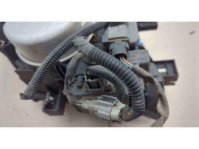 Фара передняя Nissan Pathfinder 2004-2014 левая