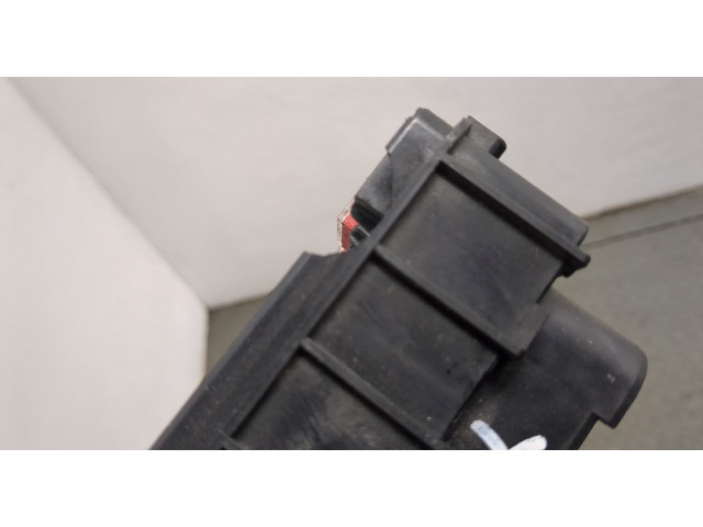 Блок предохранителей  Volkswagen Passat 6 2005-2010      1K0937132F   