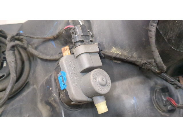 Фара передняя  Infiniti QX56 2004-2010 левая 