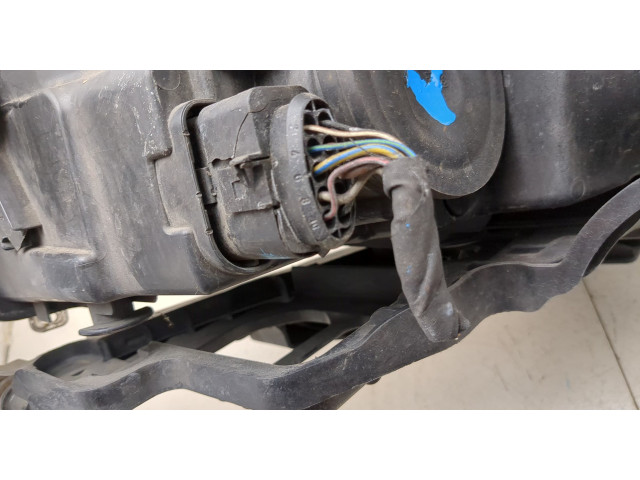 Фара передняя Volkswagen Golf 6 2009-2012 правая