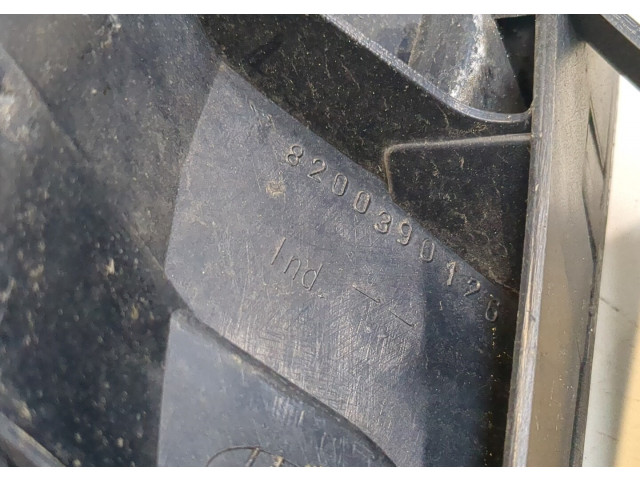 Решетка радиатора  Renault Laguna 2 2001-2008           1.9 8200390126