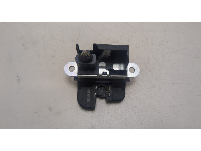 Замок багажника  Volkswagen Tiguan 2007-2011       