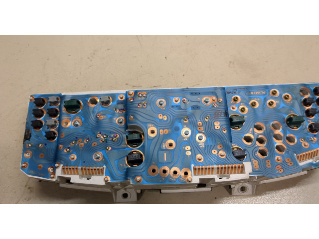 Панель приборов Mazda 626 1992-1997