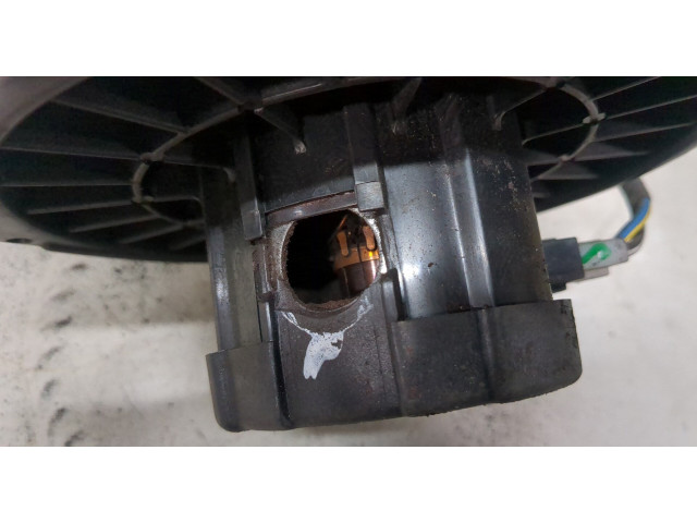 Моторчик печки Mitsubishi L200 2006-2015