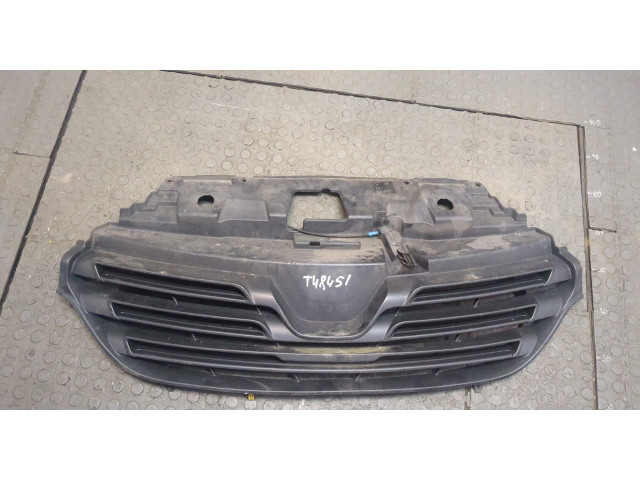 Решетка радиатора  Renault Trafic 2014-2021          