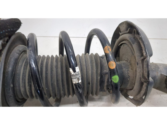 Стойка амортизатора Infiniti QX30 2016-2019 A1563209713, 801404002425