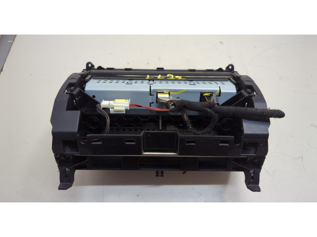 Дисплей бортового компьютера  Mercedes C W204 2006-2015 A2046801231       