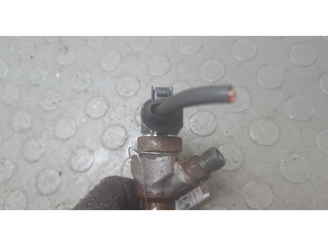 Форсунка топливная Volkswagen Tiguan 2011-2018 0445110469