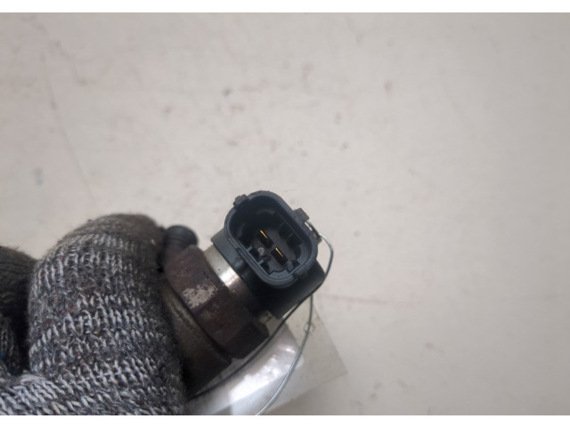 Форсунка топливная  Volvo S80 1998-2006    36050292, 0445110078     