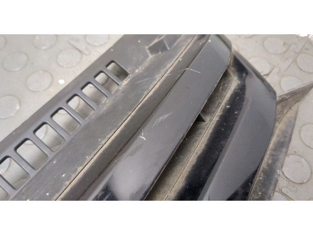 Решетка радиатора  Volkswagen Golf Plus          