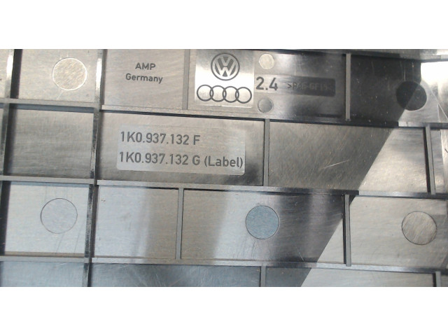 Крышка блока предохранителей Audi Q3 2011-2014 1K093713F 2