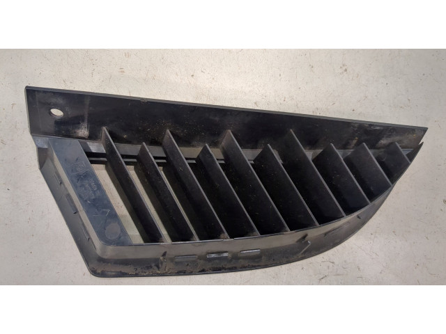 Решетка радиатора Mitsubishi Colt 2004-2008