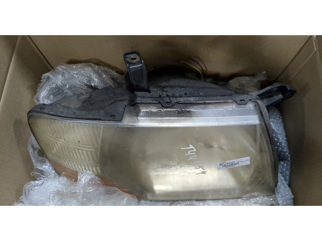 Фара передняя Mitsubishi Pajero / Montero 2000-2006 правая