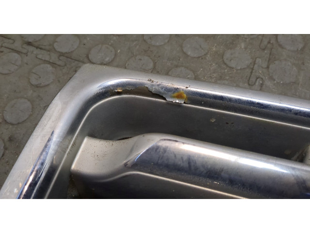 Решетка радиатора Mitsubishi Pajero 1990-2000