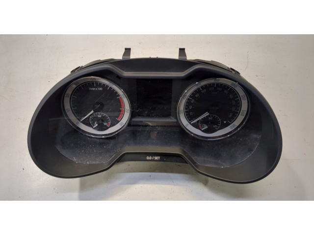 Панель приборов Skoda Octavia (A7) 2017-2021 5E0920950F