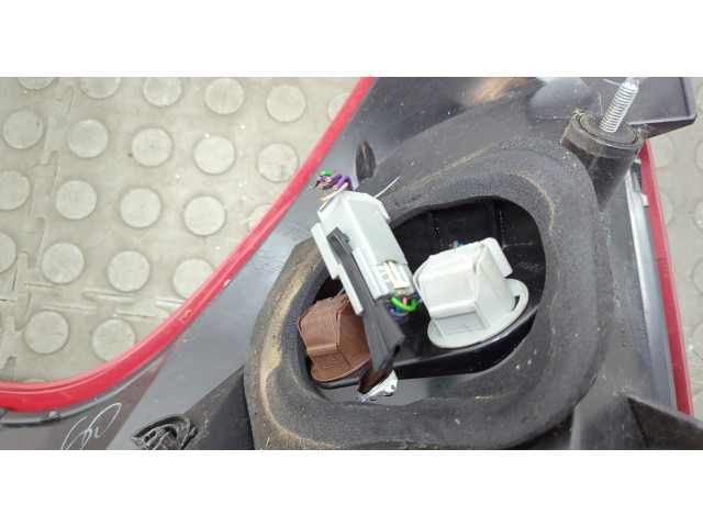 Задний фонарь          