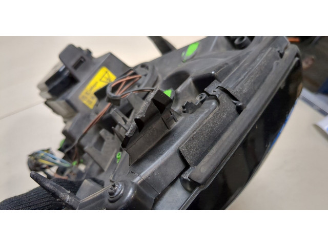 Фара передняя Cadillac Escalade 3 2006-2014 правая