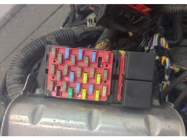 Блок предохранителей Tesla Model S