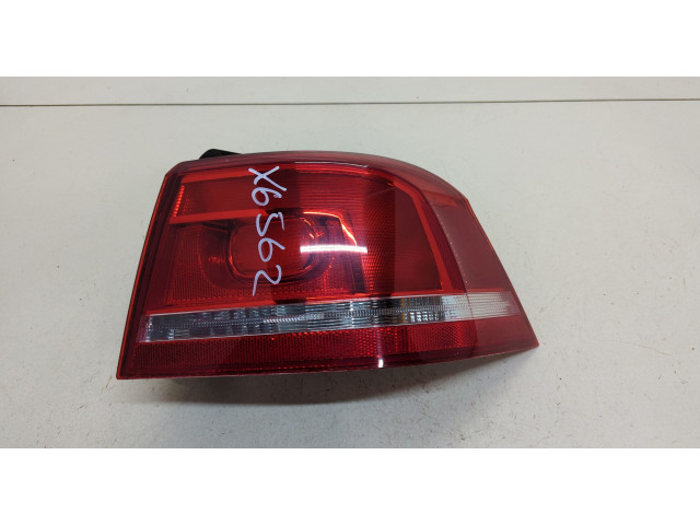 Задний фонарь          