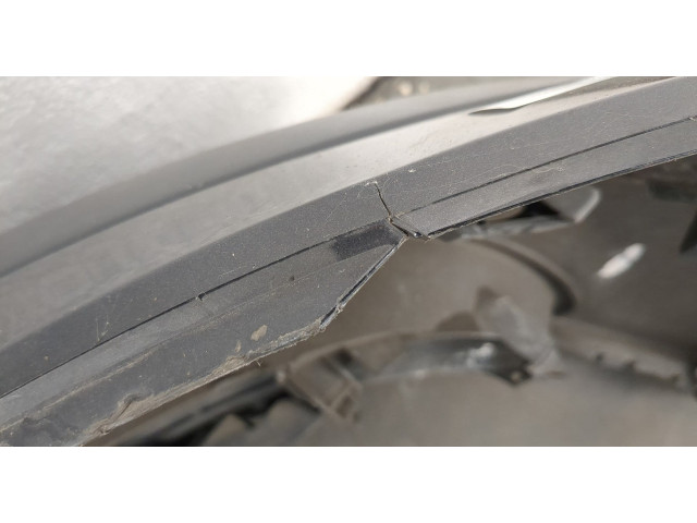 Бампер  Volkswagen Golf Plus передний   5M0807217E