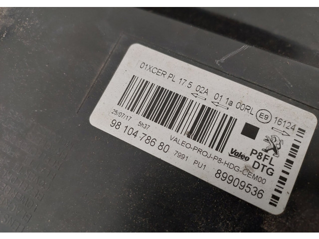 Фара передняя  Peugeot 3008 2016-2020 правая 