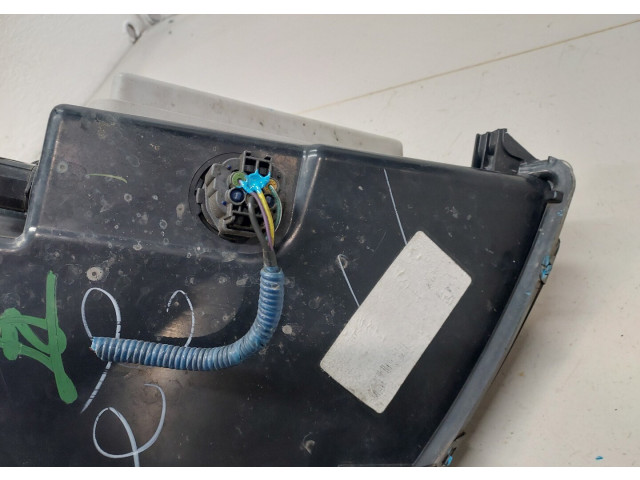 Фара передняя  Cadillac STS 2004-2011 левая 