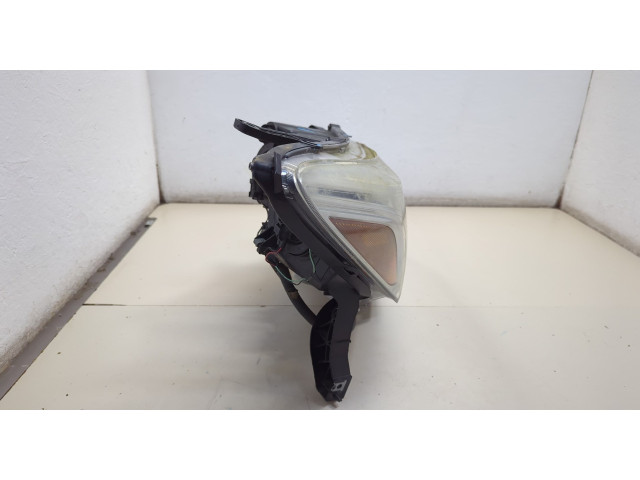 Фара передняя Nissan Pathfinder 2012-2020 правая