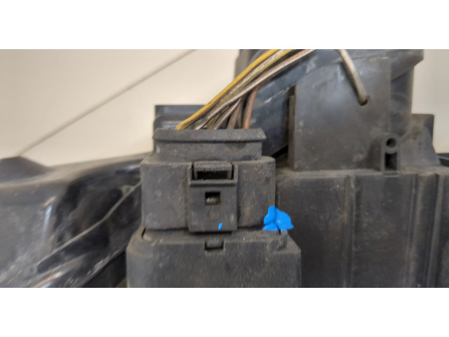 Фара передняя Audi A6 (C5) 1997-2005 правая