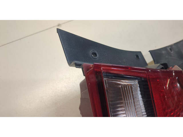 Задний фонарь          