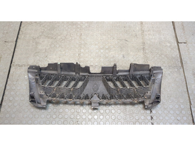 Решетка радиатора  Mitsubishi Pajero / Montero 2000-2006            3.2 