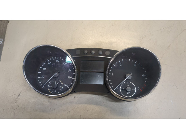 Панель приборов  Mercedes R W251 2005-       A2519002500     