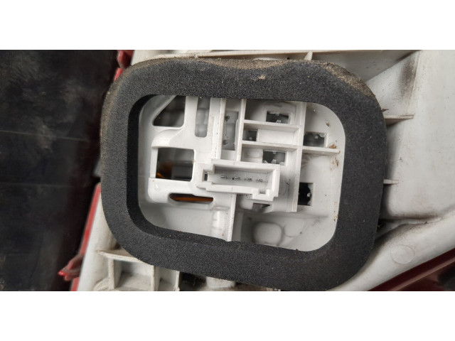 Задний фонарь          