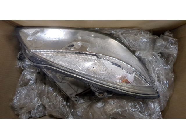 Фара передняя Skoda Fabia 2007-2010 правая