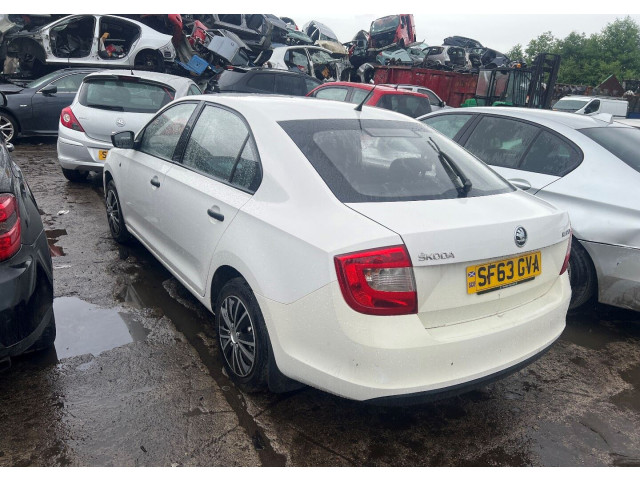 Задний фонарь 5JH945112 Skoda Rapid