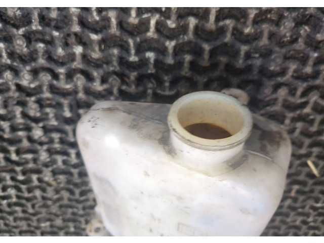 Бачок расширительный Mitsubishi Carisma MB924955 1.6