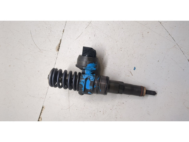 Форсунка топливная Volkswagen Caddy 2004-2015 038130073BN, 038130079TX