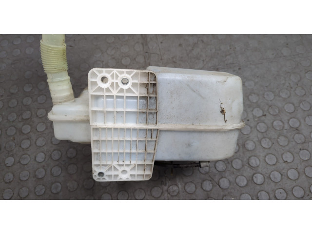 Бачок омывателя Skoda Yeti 2009-2018