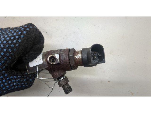 Форсунка топливная  Skoda Fabia 2007-2014    03L130277B     