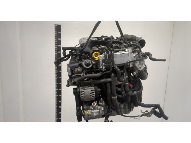 Форсунка топливная  Skoda SuperB 2015-    04L130277AC     