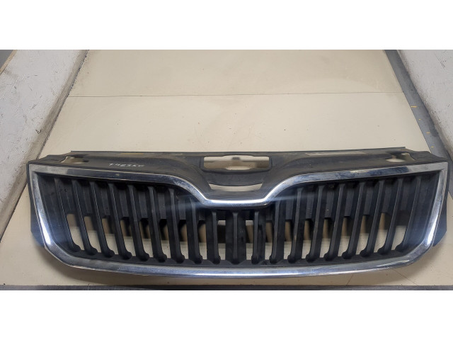 Решетка радиатора Skoda Rapid