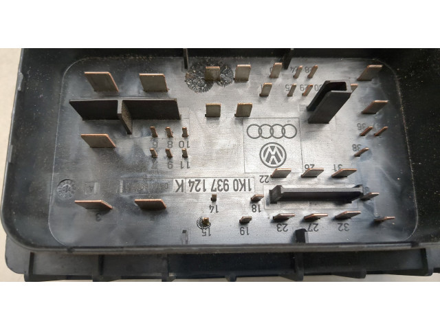 Блок предохранителей Volkswagen Golf 5 2003-2009 1K0937124K