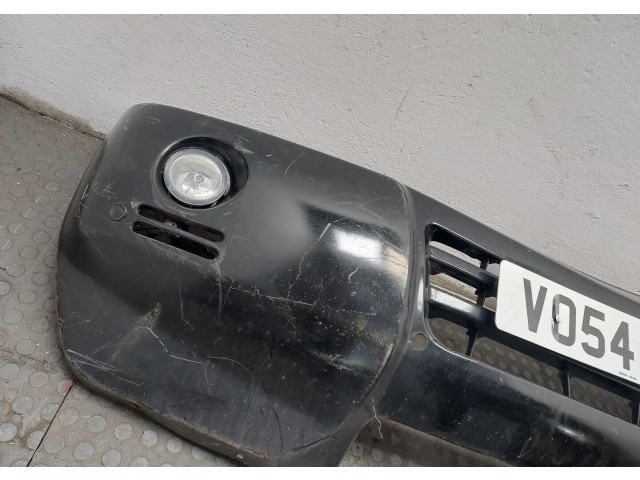 Бампер Mitsubishi Pajero / Montero 2000-2006 передний